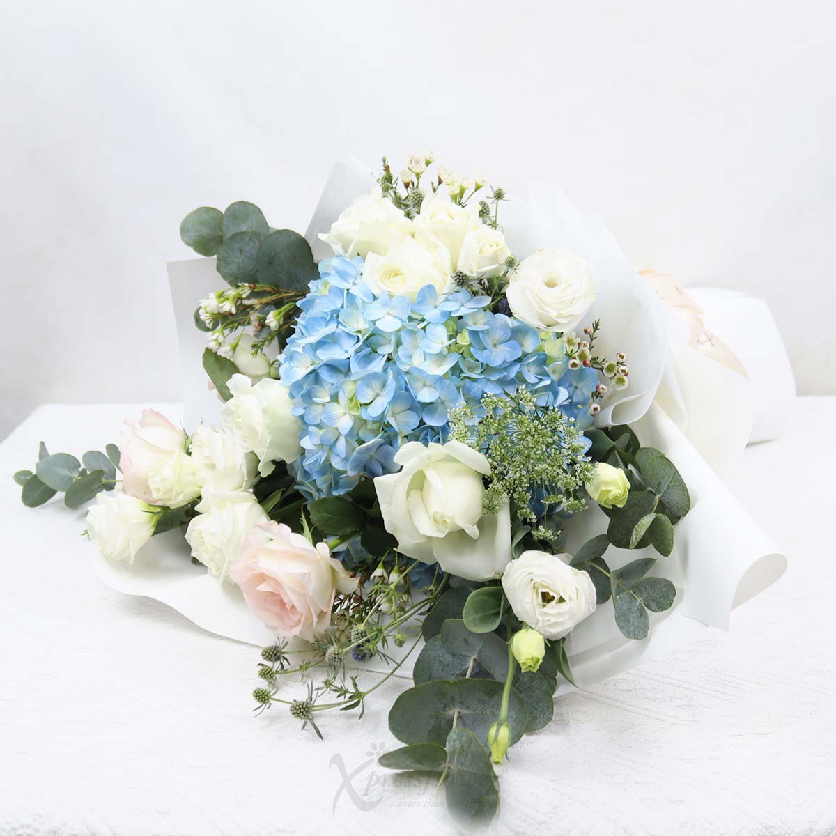 BQ2520 Sky Bliss Blue Hydrangea with 9 Roses 1b
