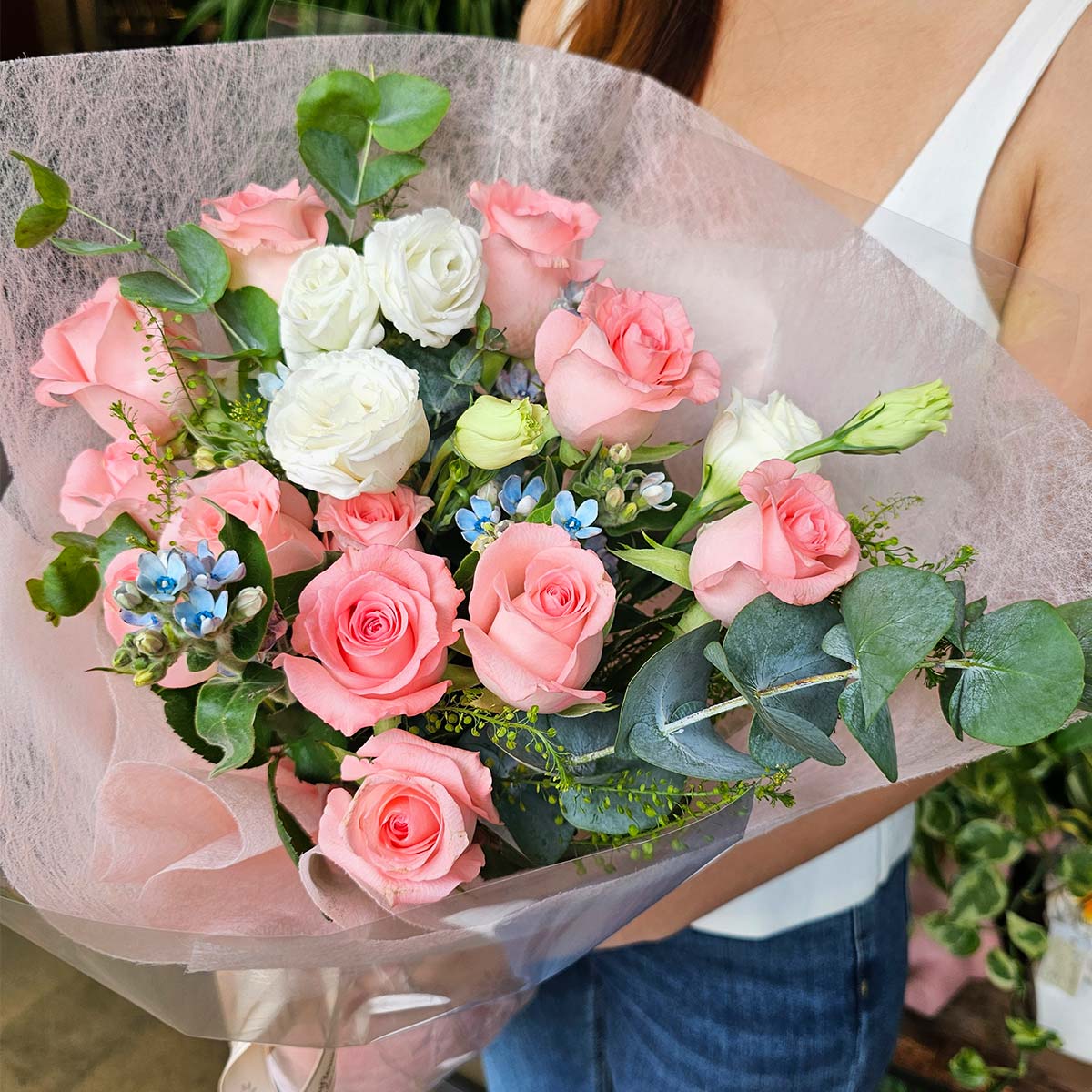 BQ2529 Chic Promise 12 Pink Roses 3a