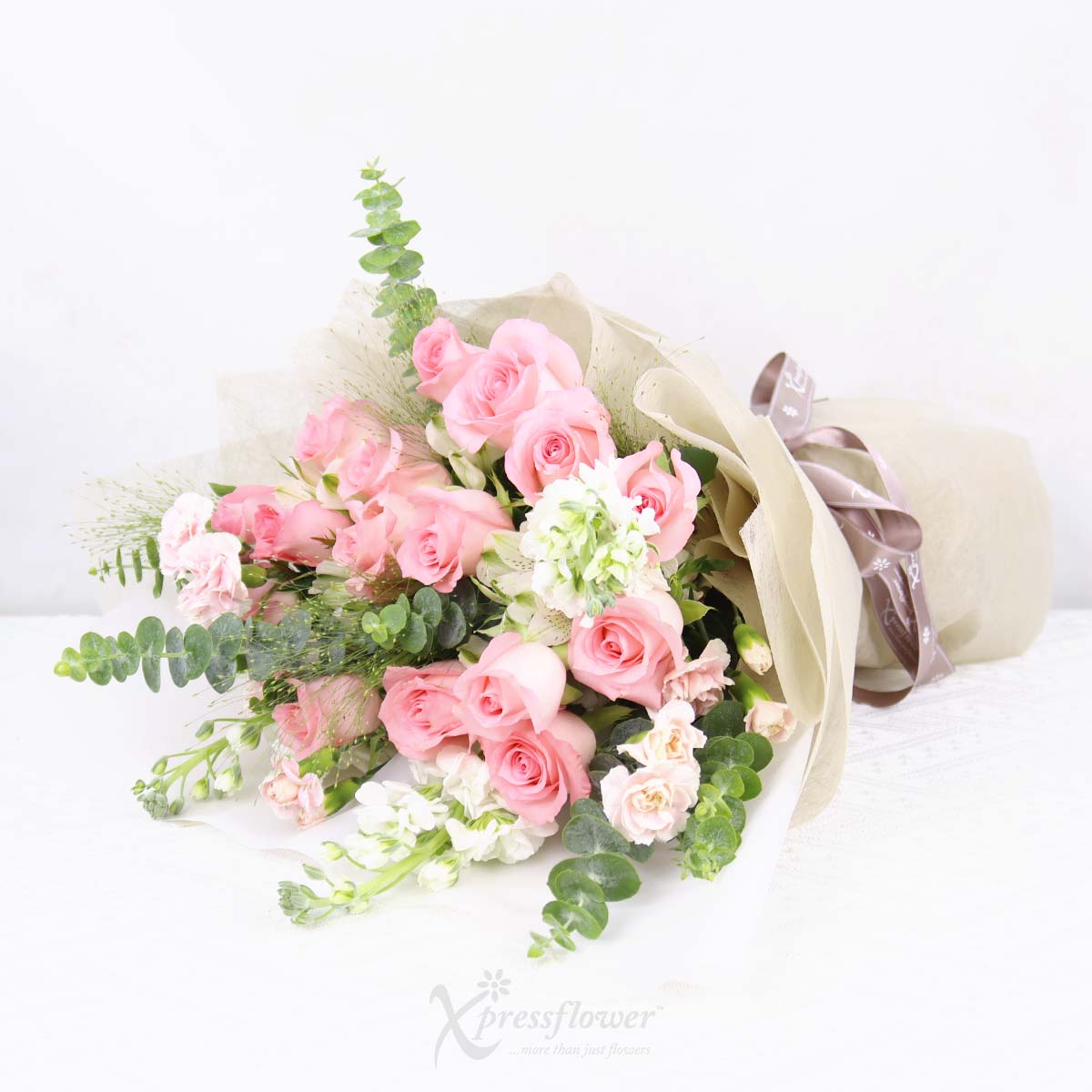 BQ2530 Pink Grandeur 16 Pink Roses with Carnation Sprays 1b