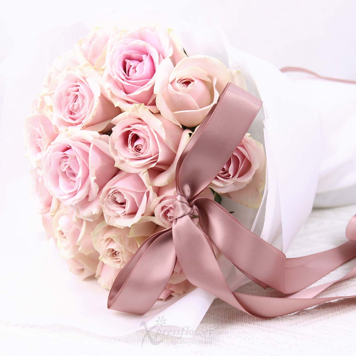 BQ2541 Rosy Devotion 21 Pink Roses 1c