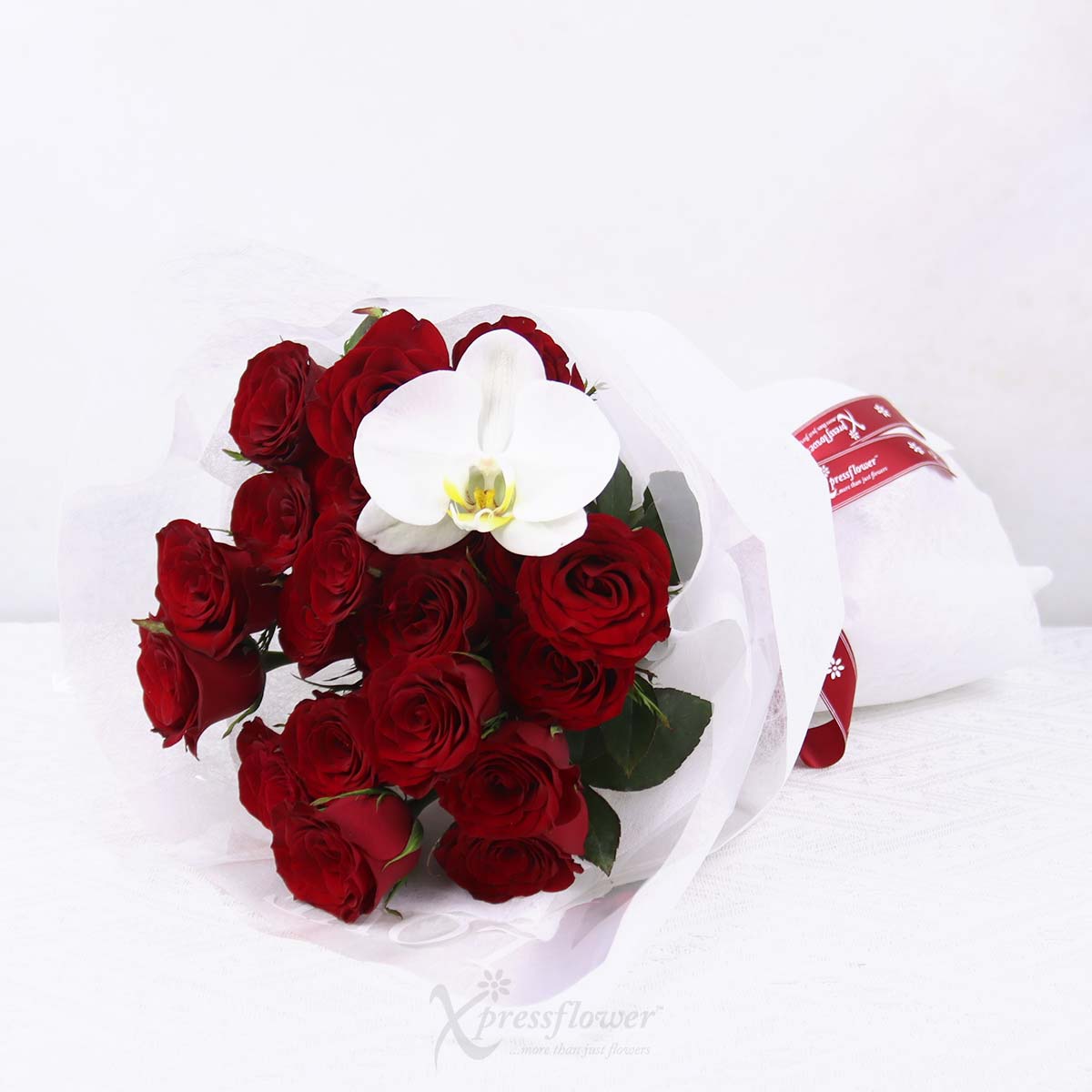 BQ2544 Orchid Flame 21 Red Roses with 1 White Orchid 1b