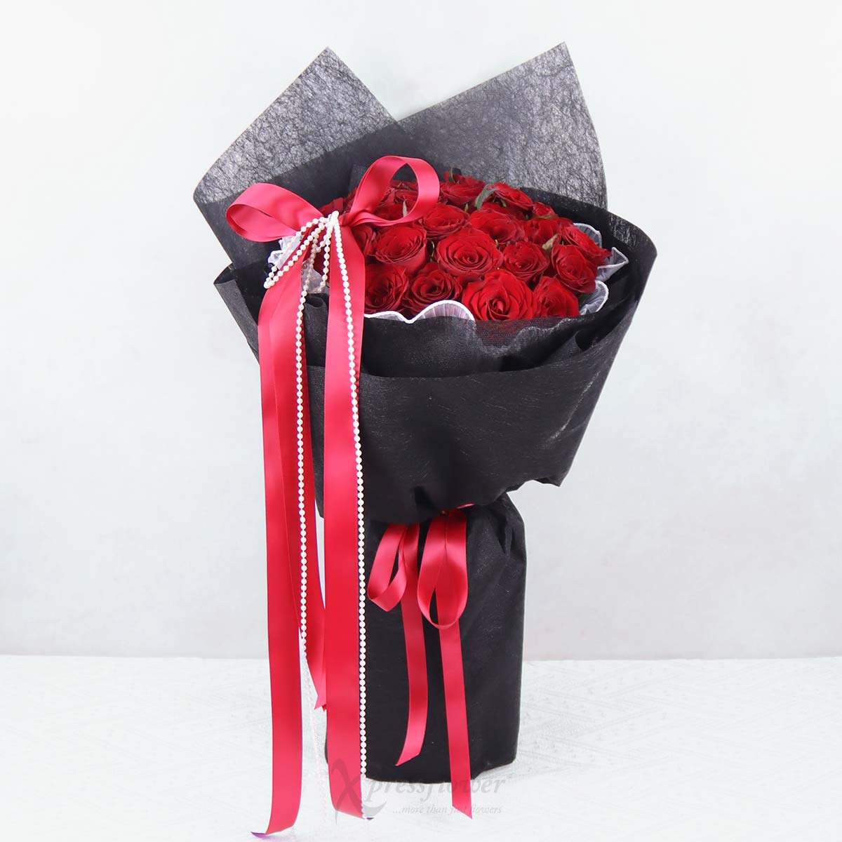 Pearl Passion (33 Red Roses)