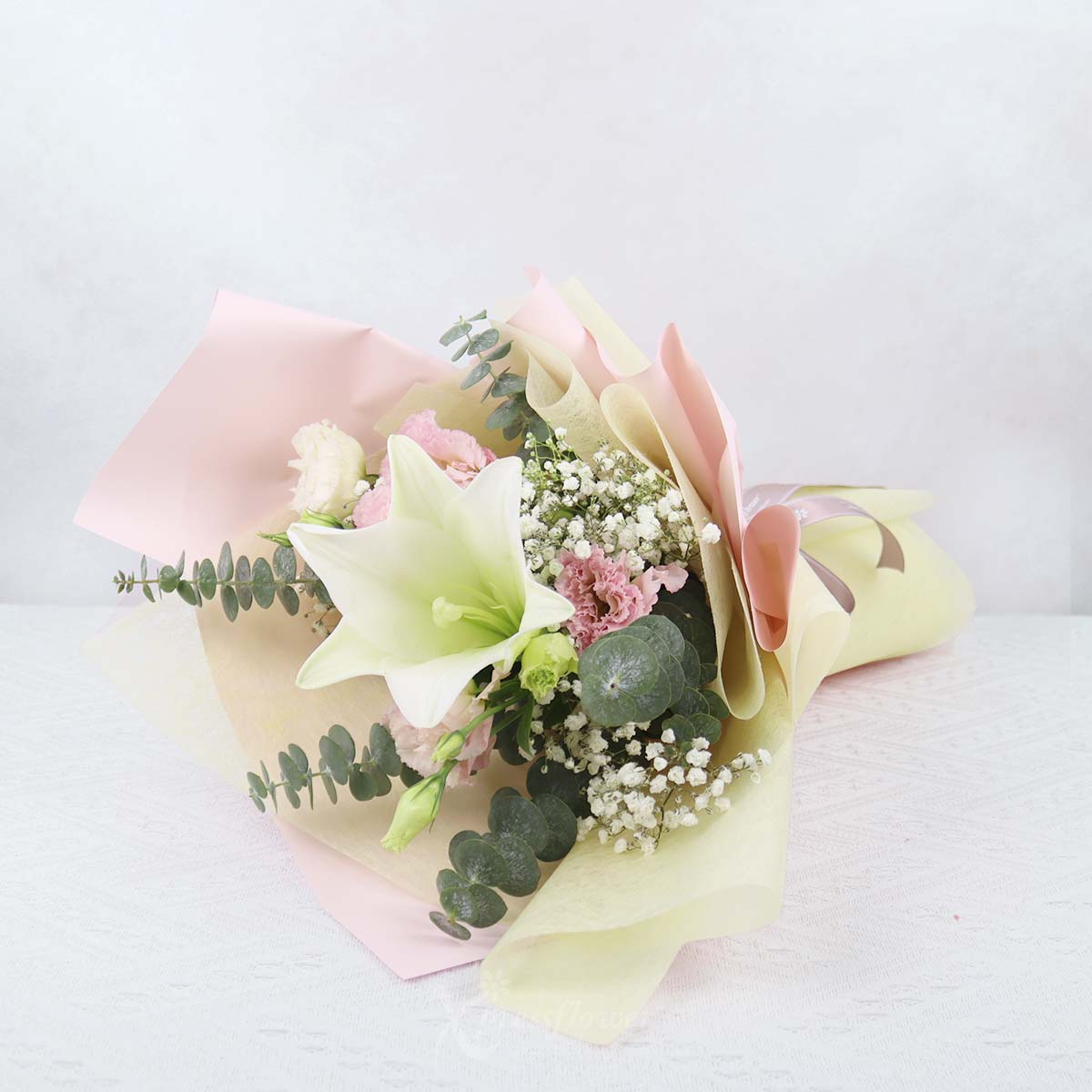 BQ2549 Gentle Daylight White Lily Bouquet 1b