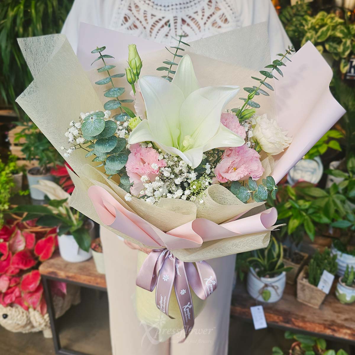 BQ2549 Gentle Daylight White Lily Bouquet 3a