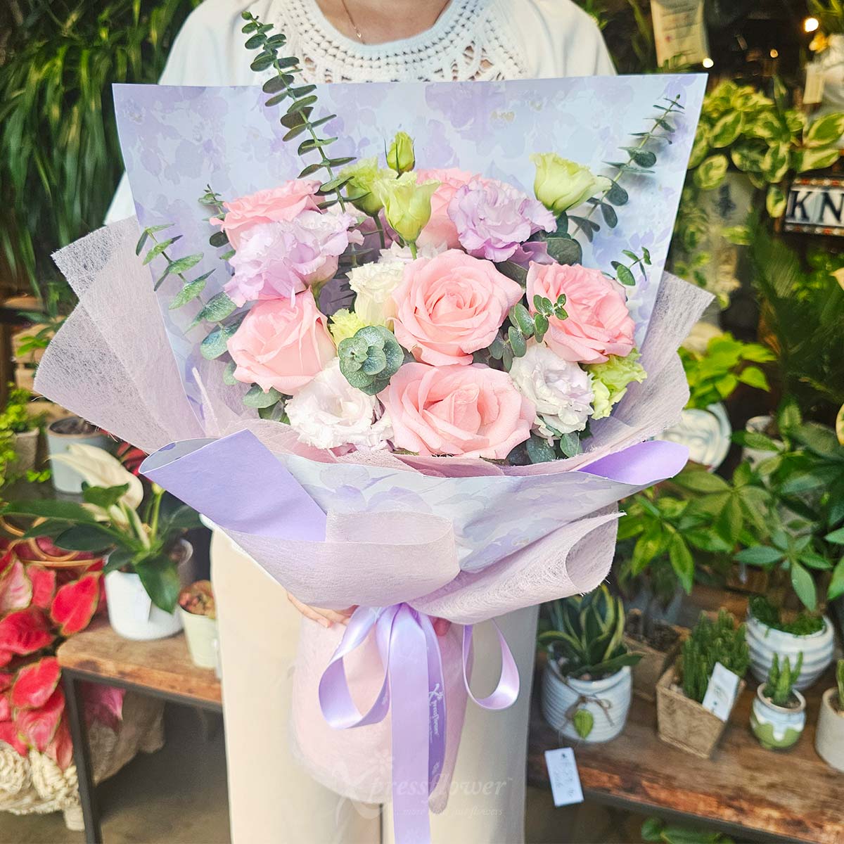 BQ2550 Pink Petals 6 Pink Roses 3a