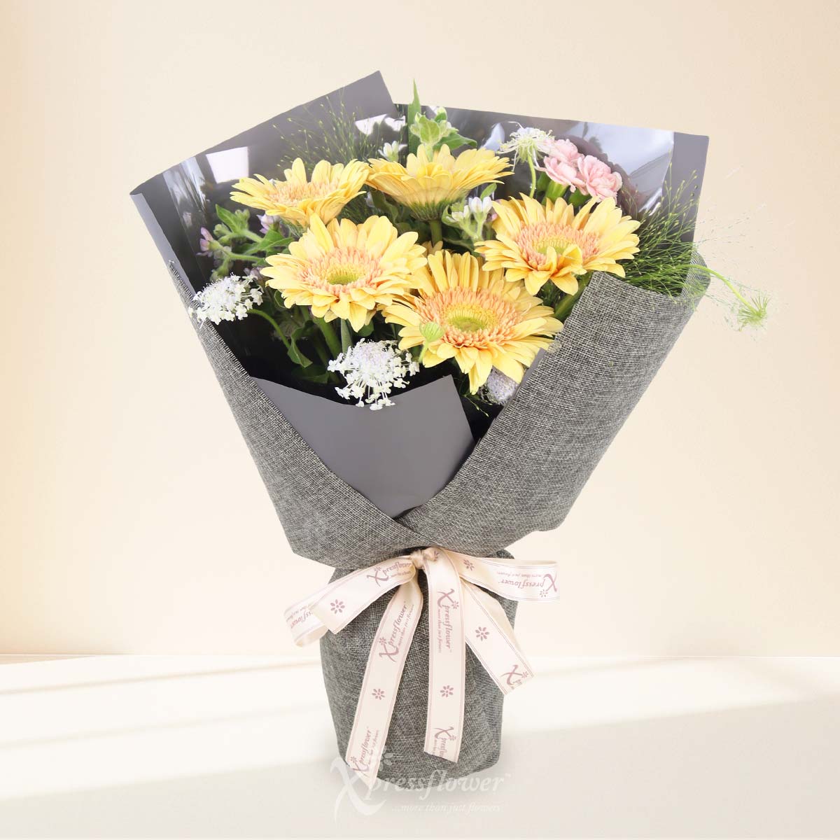 Butter Bloom (6 Champagne Gerberas) 