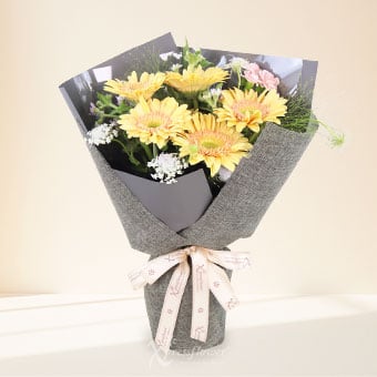 Butter Bloom (6 Champagne Gerberas) 