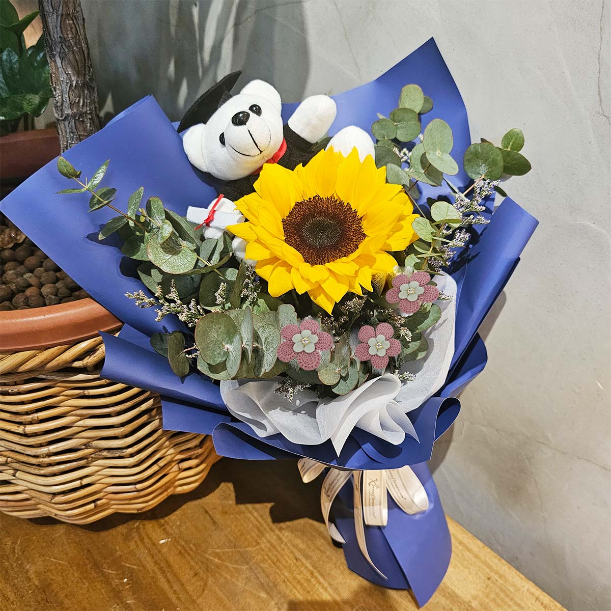 CT2405 Teddy Academia Sunflower with Mini Graduation Bear Pink Flower v2 3a