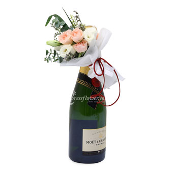 Romance in the Air (Moet&Chandon Brut Champagne with mini bouquet)