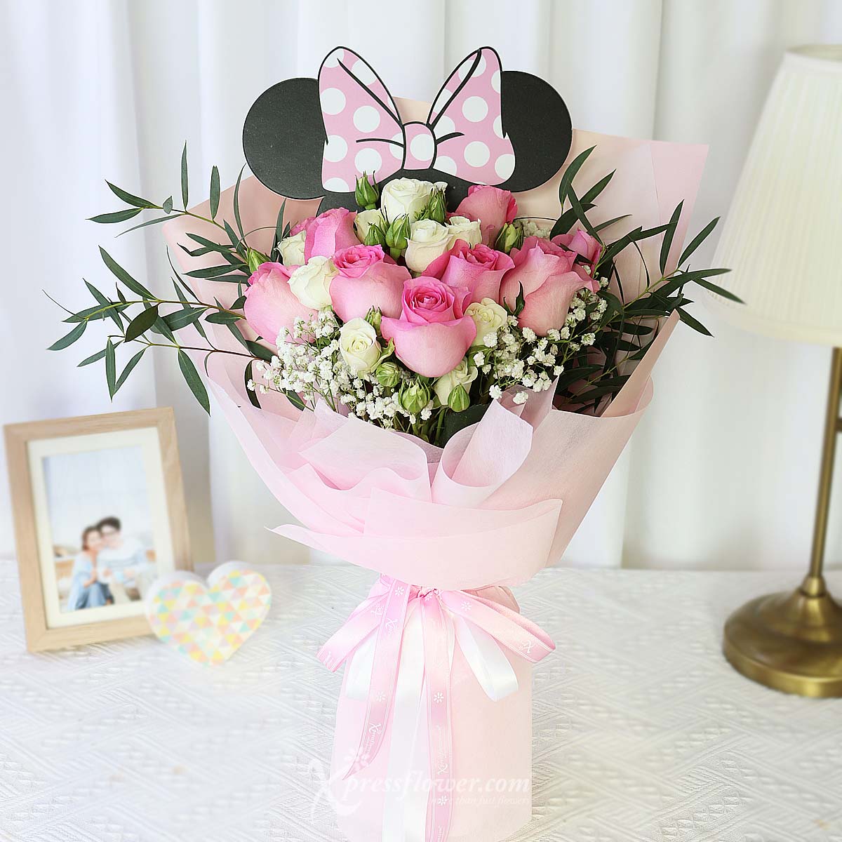 DSBQ2302 Dazzling Arossa (12 Pink Roses Disney Bouquet) 3a