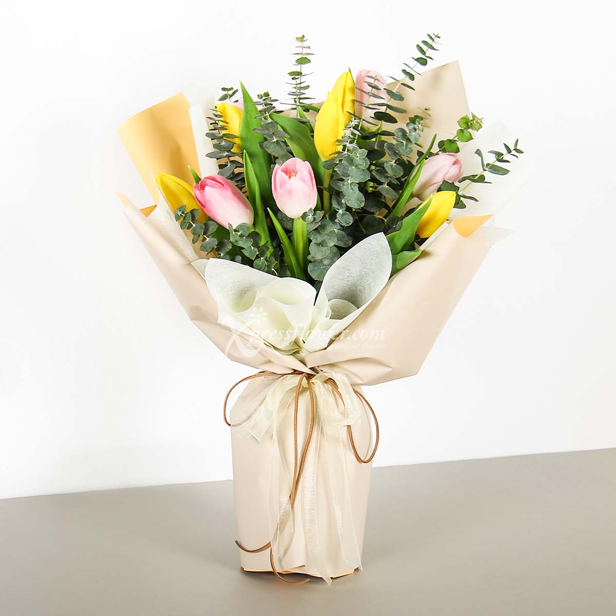 Summer Solstice (10 Mix Yellow & Pink Tulips)