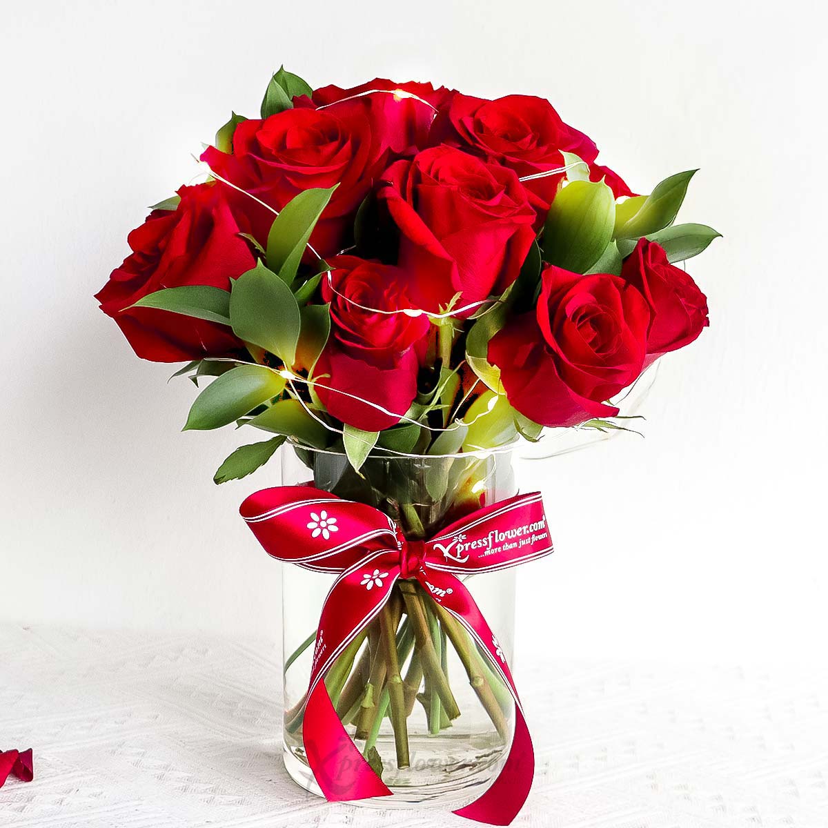 ar2235 enchanted redscape 12 red roses 1c