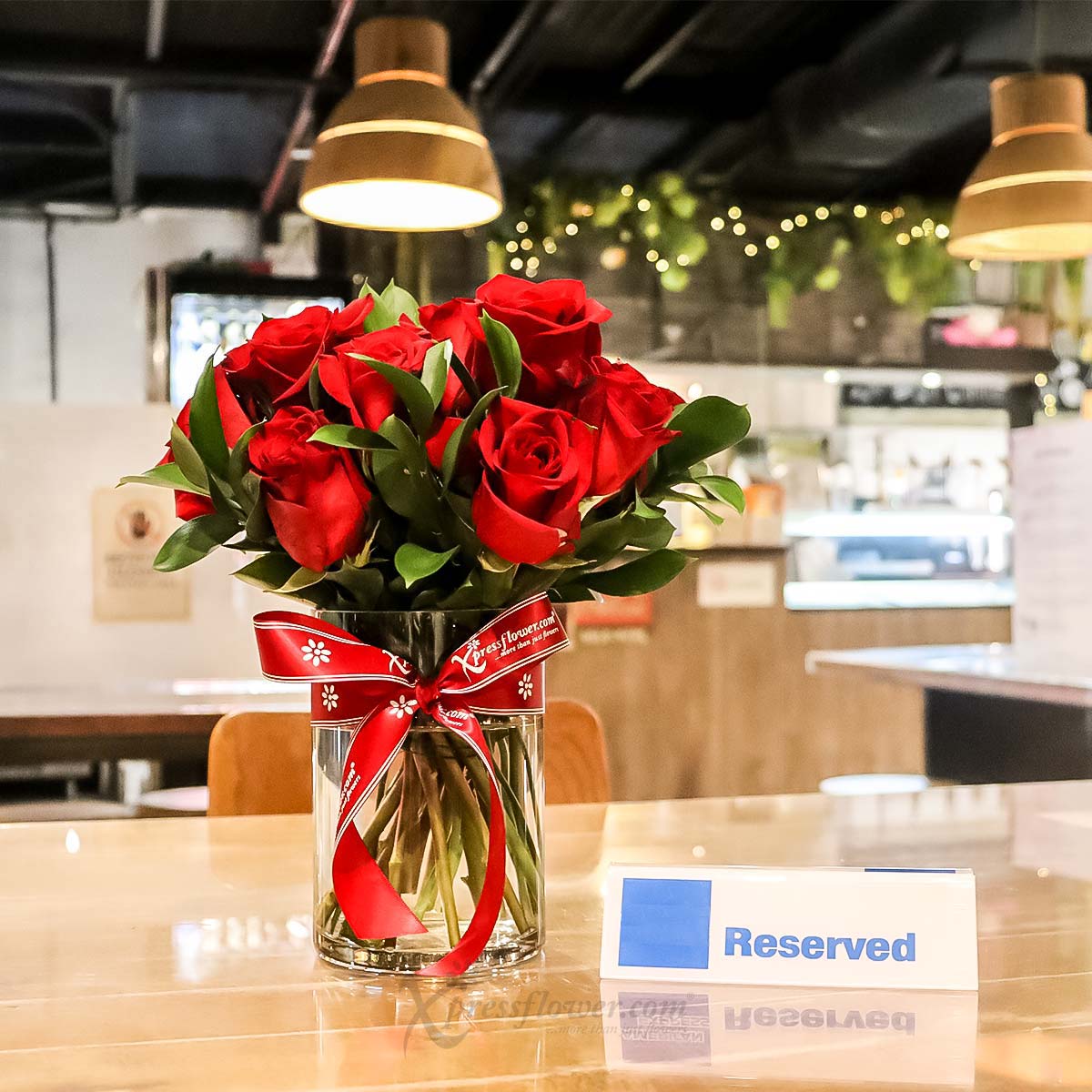 ar2235 enchanted redscape 12 red roses 3a