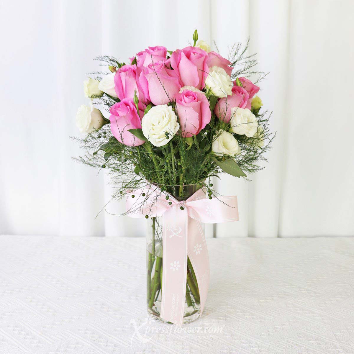 Pinki Charm (12 Dark Pink Roses)