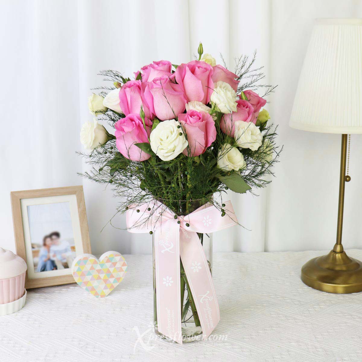 ar2301 pinki charm 12 dark pink roses 3a