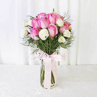 Pinki Charm (12 Dark Pink Roses)