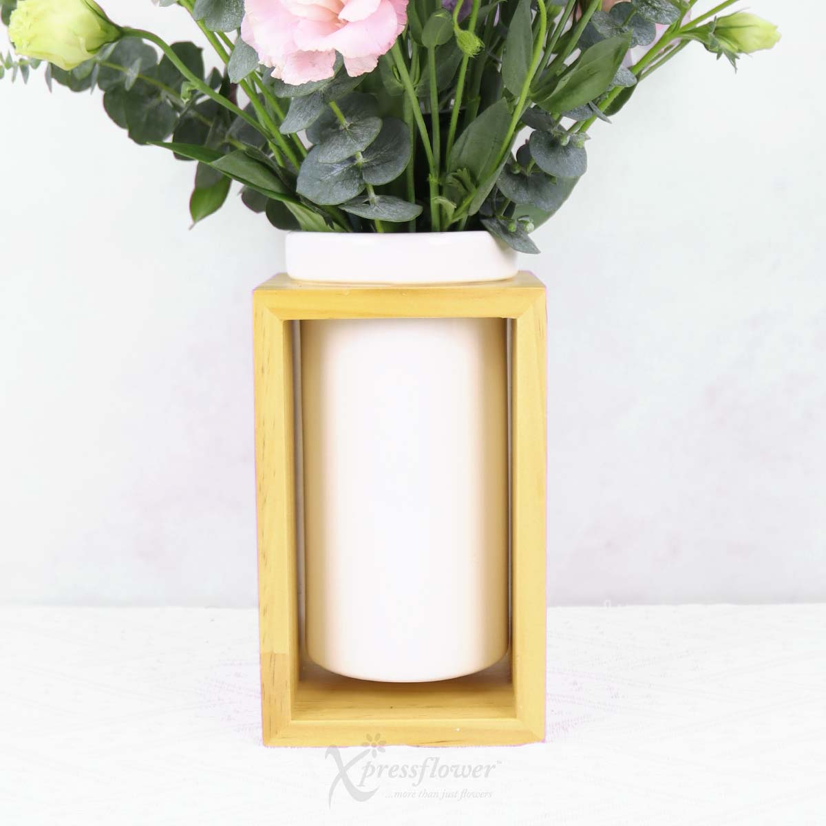 AR2510 Lily Mist White Lilies with Purple Matthiolas 1c