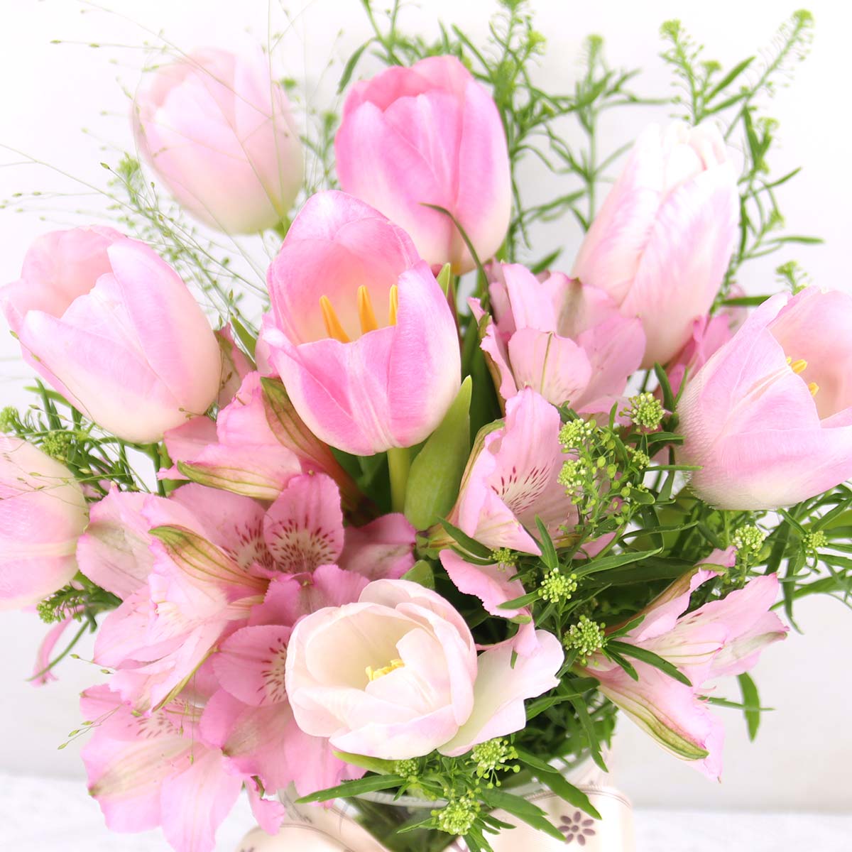 AR2513 Warm Embrace 9 Pink Tulips 1c