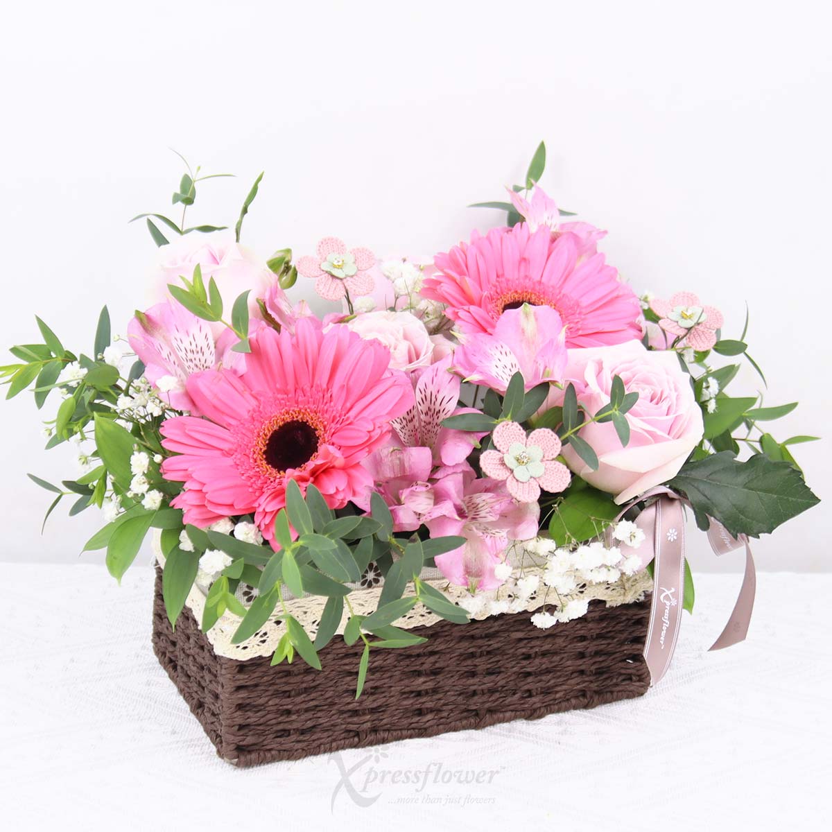 AR2517 Pink Embrace Dark Pink Gerberas with Pink Roses 1b