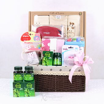 Deluxe Snuggles (New Born Baby Hamper)